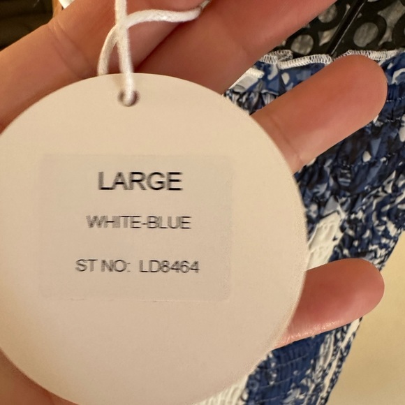 Luxxel white and blue floral maxi dress - Picture 10 of 11